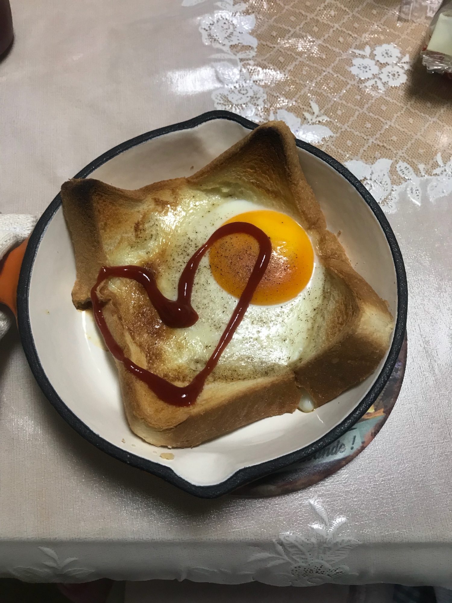 シンプル！ 目玉焼きパン