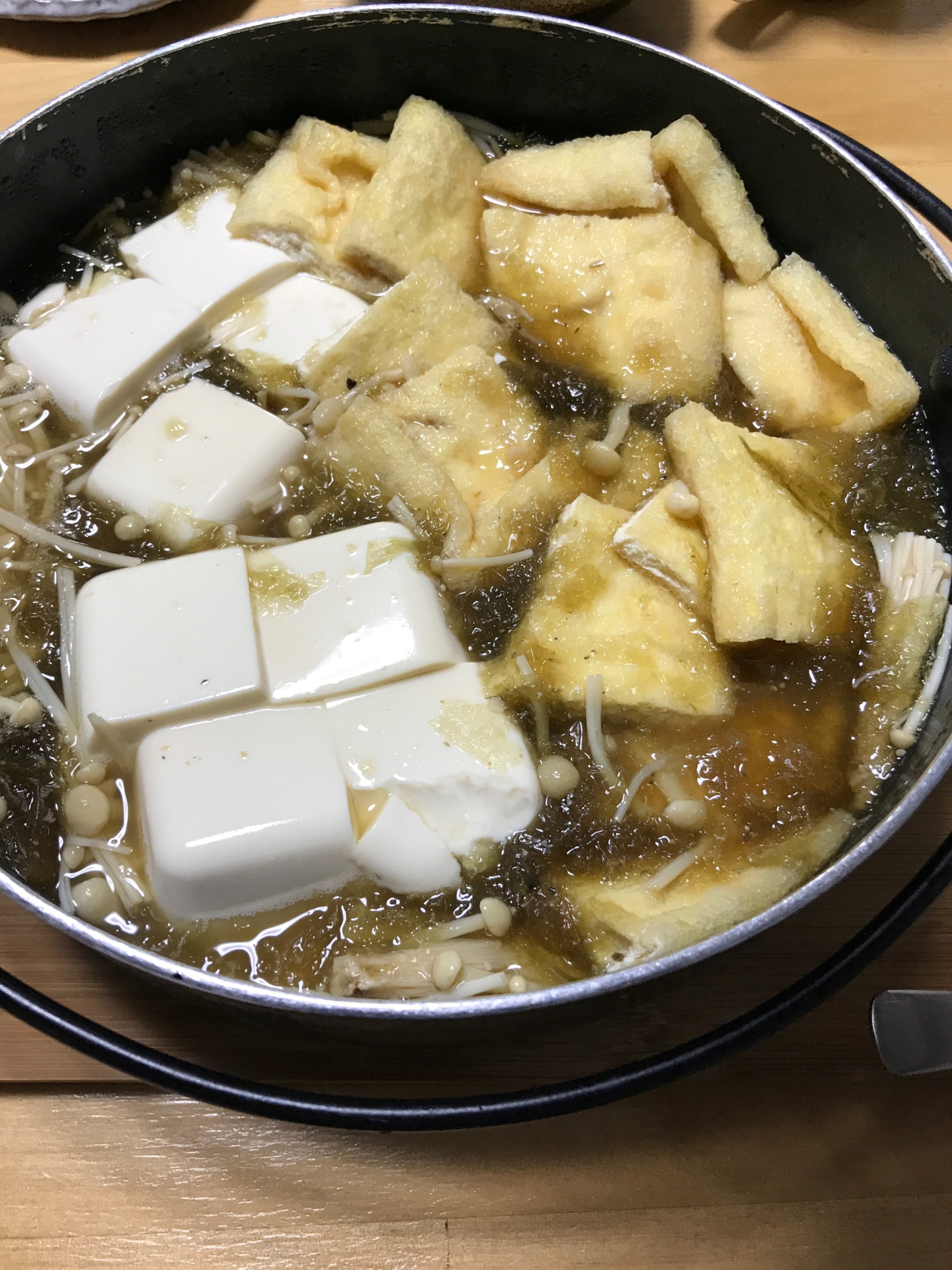 豆腐と油揚げの、アオサ鍋