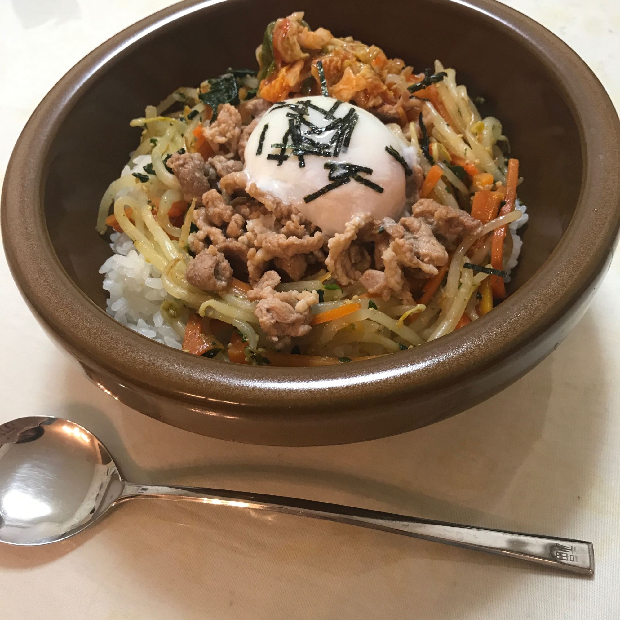 簡単ビビンバ！時短でおいしい丼の出来上がり！