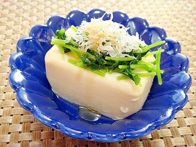 しらすと豆苗の冷奴