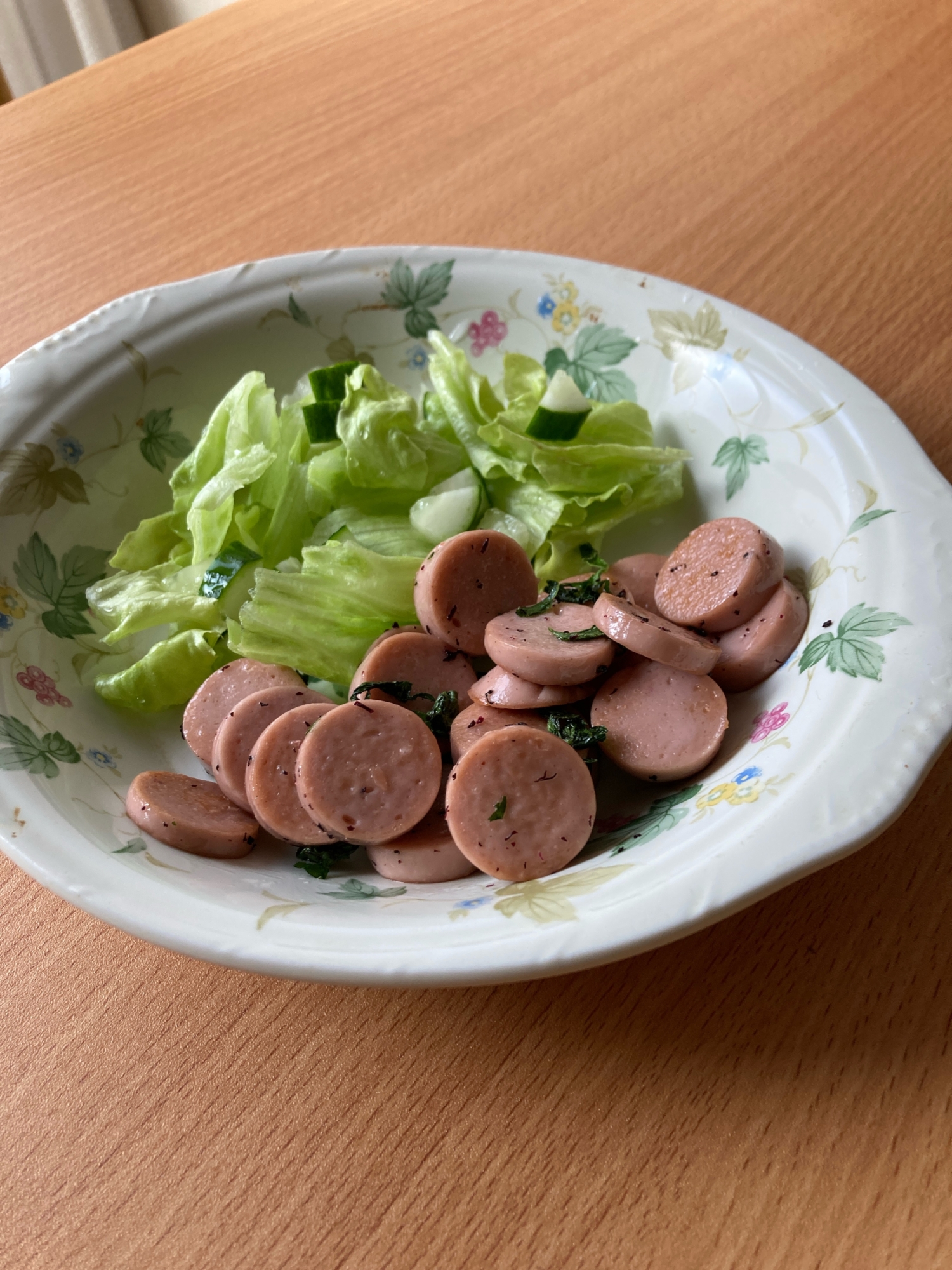 魚肉ソーセージの大葉ゆかり炒め