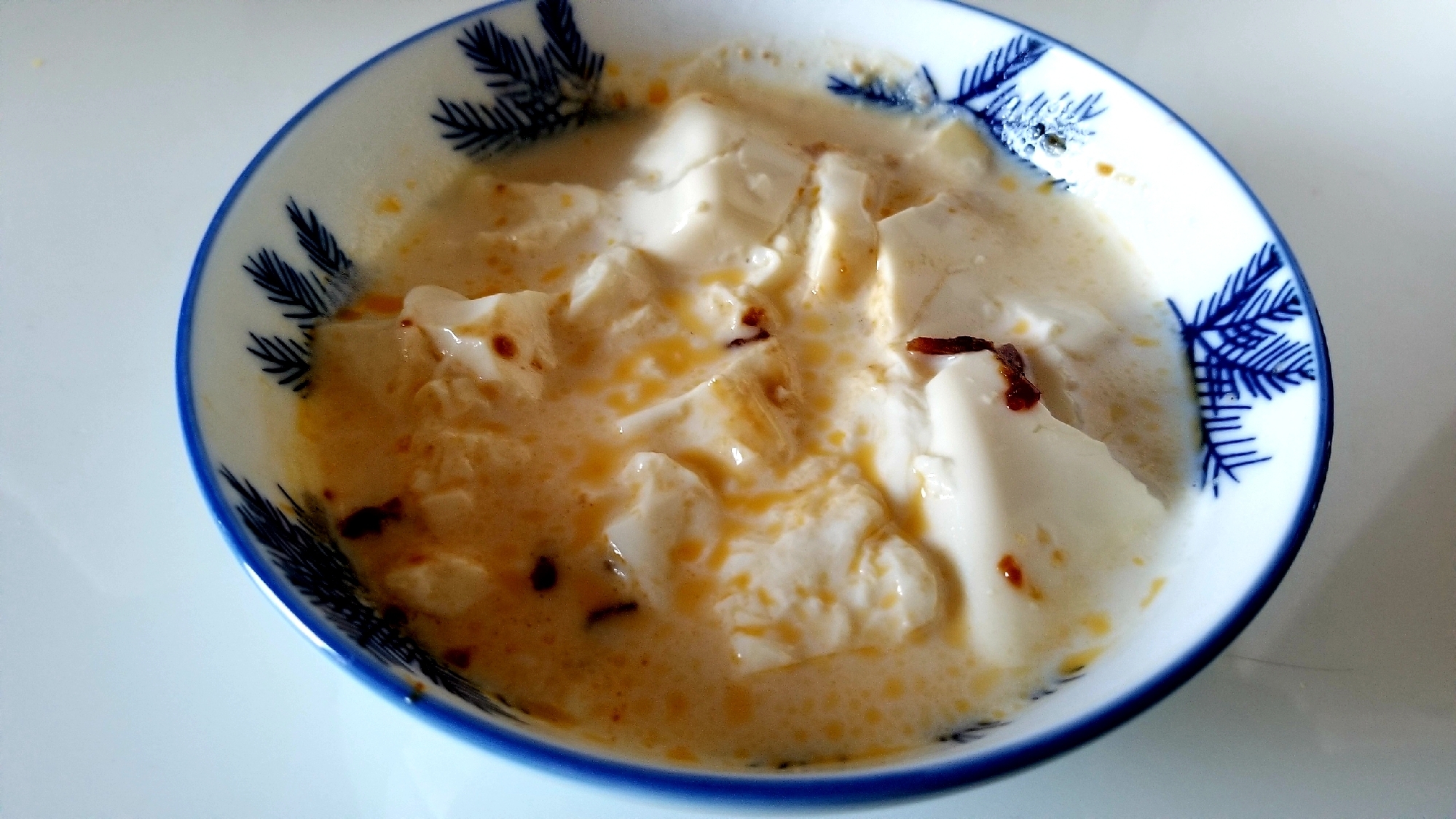 食べるラー油味噌の豆乳湯豆腐