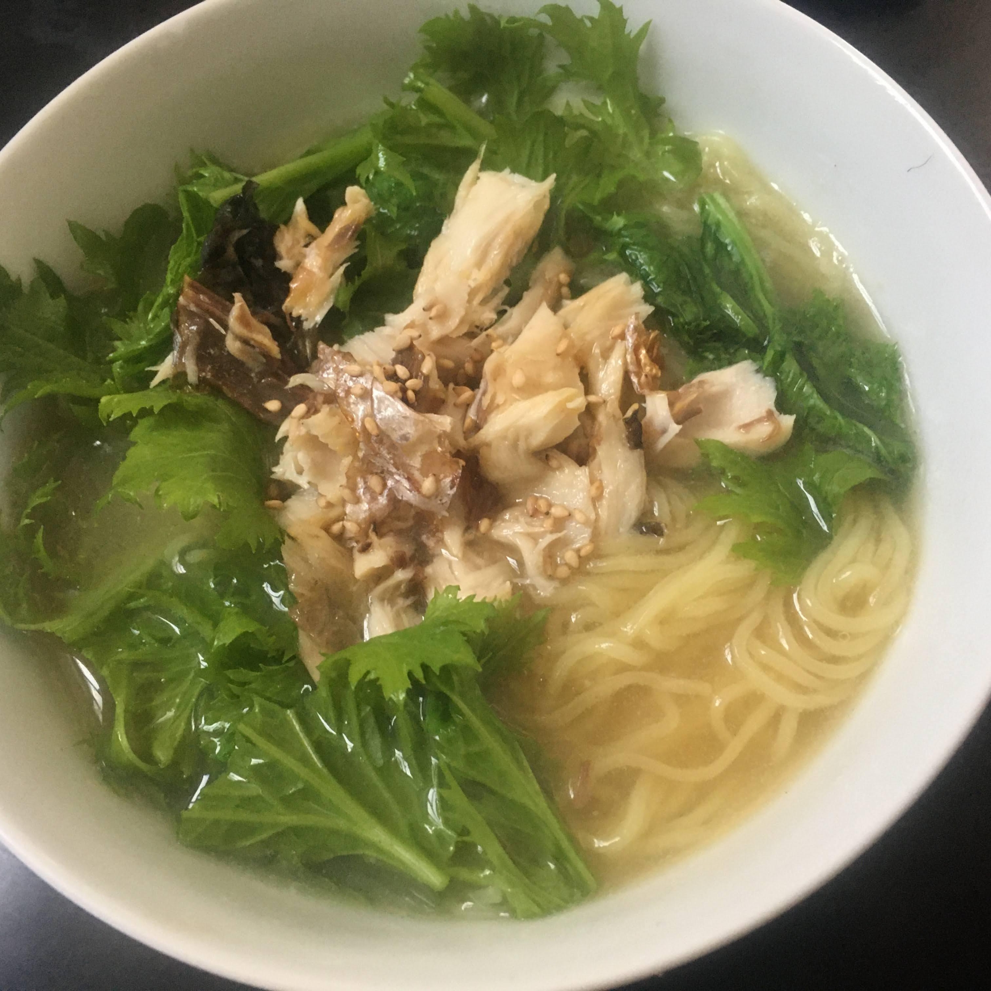 わさび菜、ほぐし鯖の塩ラーメン