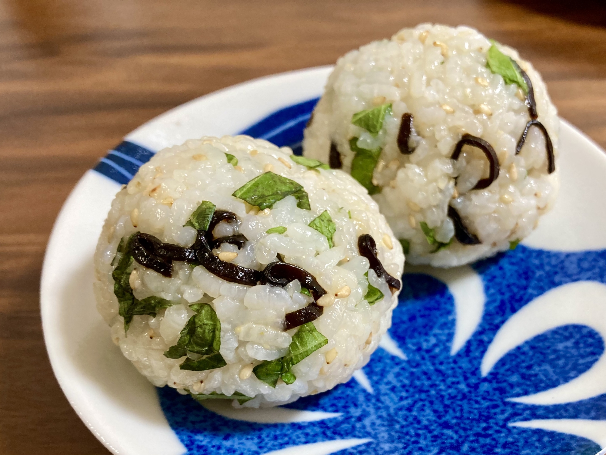 食欲そそる♪大葉入り塩昆布おにぎり