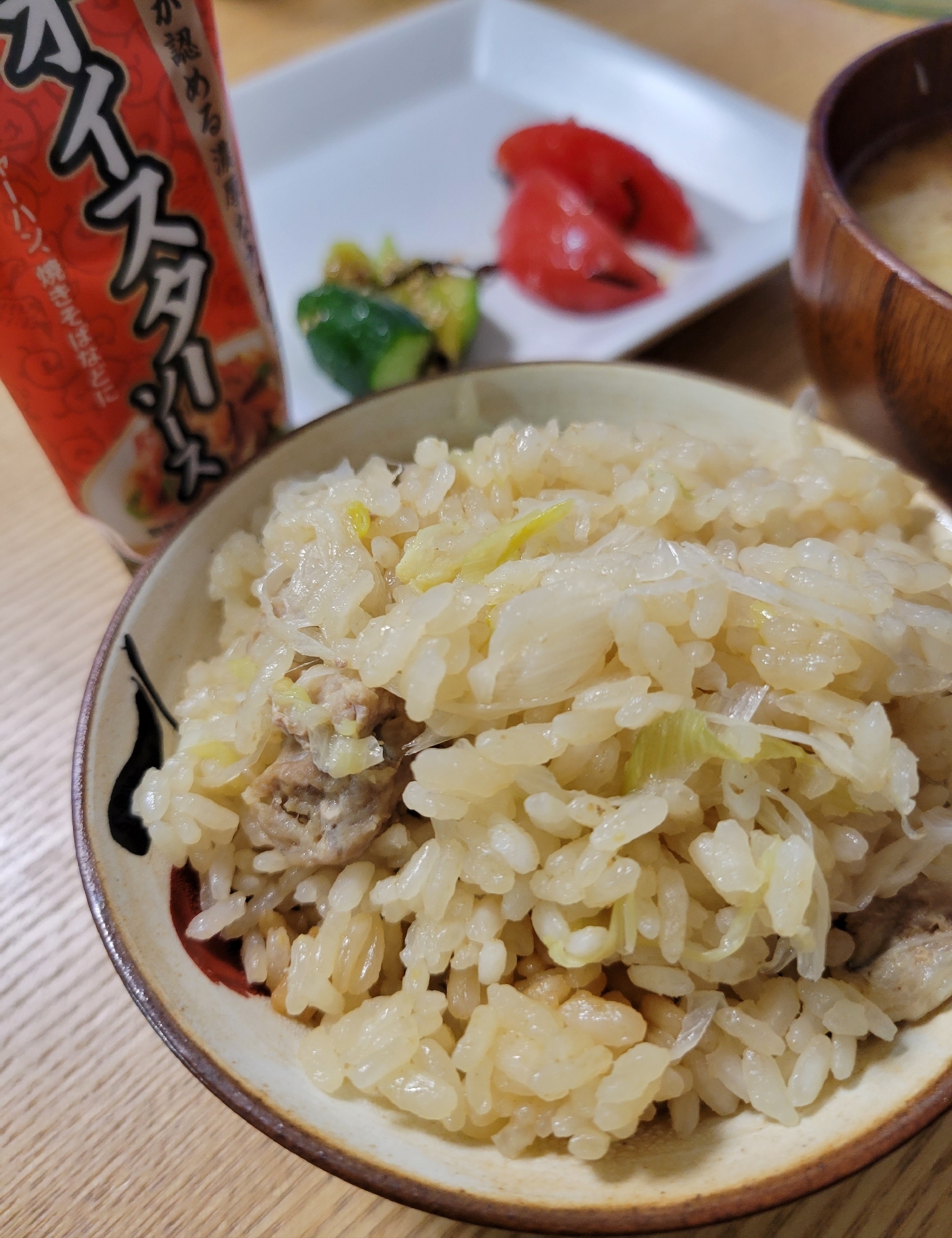準備は5分!中華風ねぎ豚炊き込みごはん