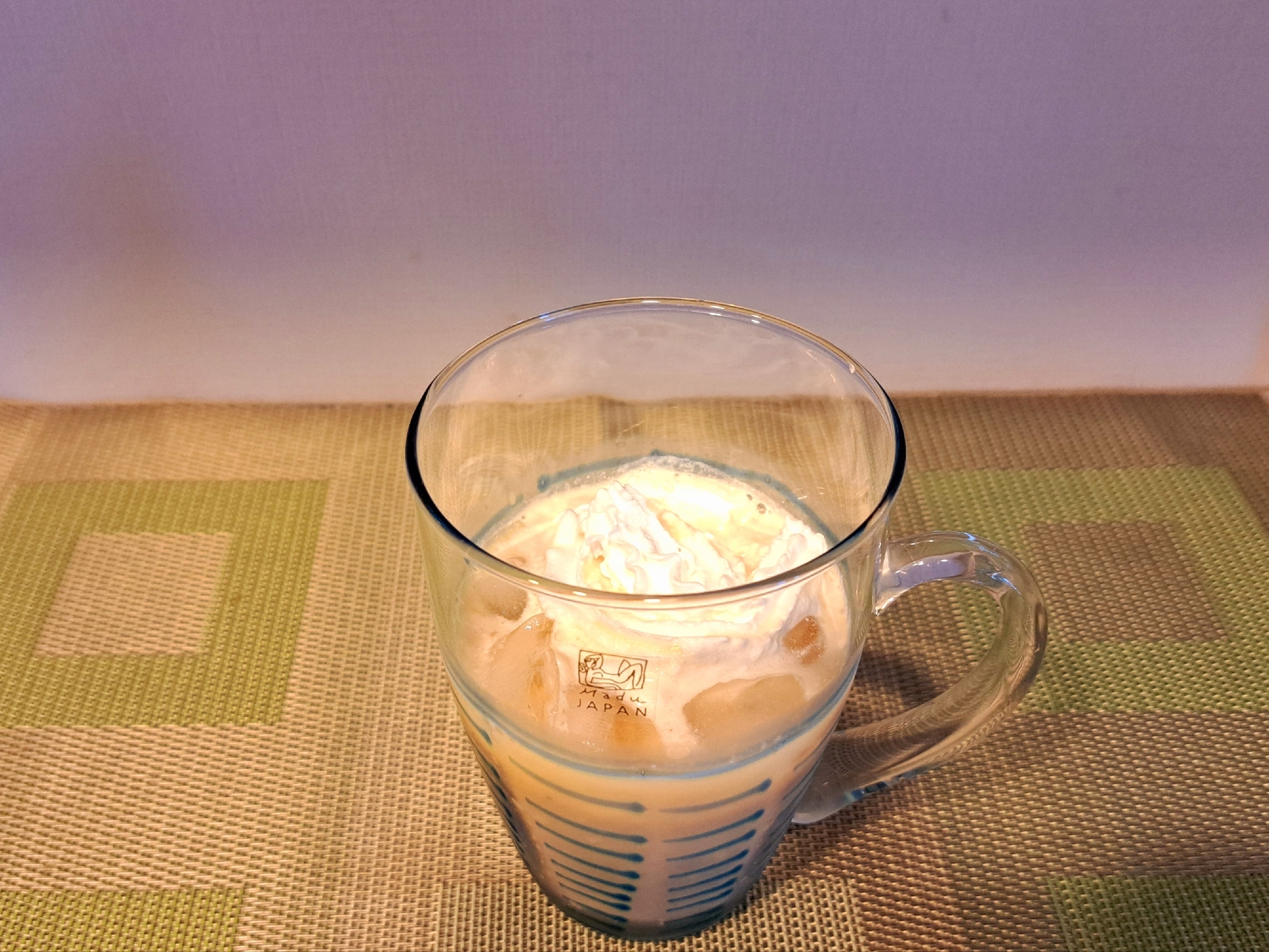 ロイヤルアイスミルクティー ホイップクリームのせて
