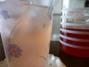 ピンクが可愛いすももジュース レシピ 作り方 By Kinbee 楽天レシピ