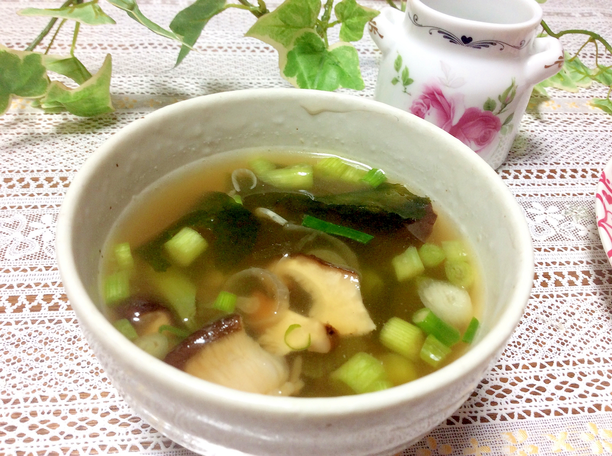 椎茸とわけぎとわかめのスープ