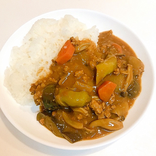 茄子と甘とうがらしとひき肉の♪美味しいカレーライス