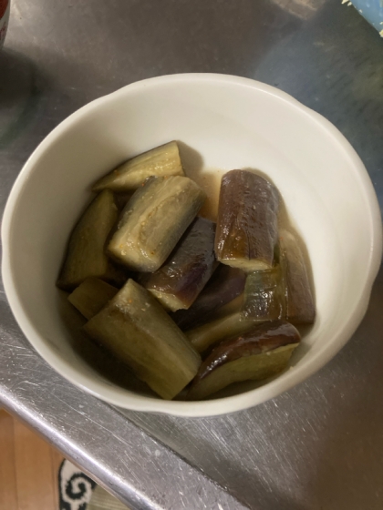夏じゃないけどなすがあったのでこちら作りました。皮は剥かずに使いました。さっぱりしてますね。