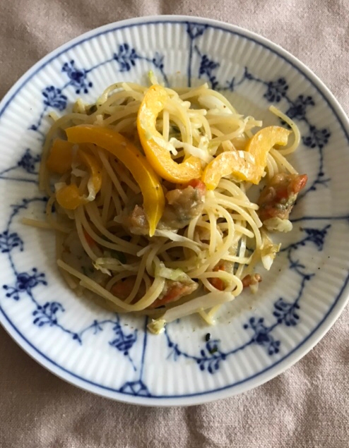 野菜ちぎり天とパプリカ、キャベツの柚子胡椒パスタ