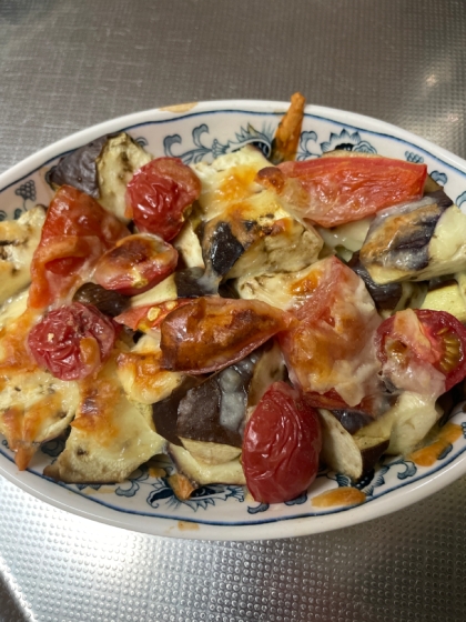 サバ缶アレンジ☆サバ缶とナスのトマトチーズ焼き☆