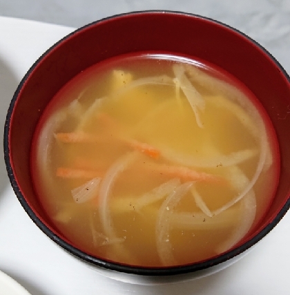人参玉ねぎ油揚げの味噌汁