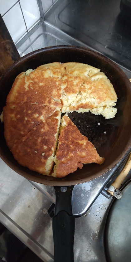 水分は豆腐だけ　分厚いもちもちホットケーキ