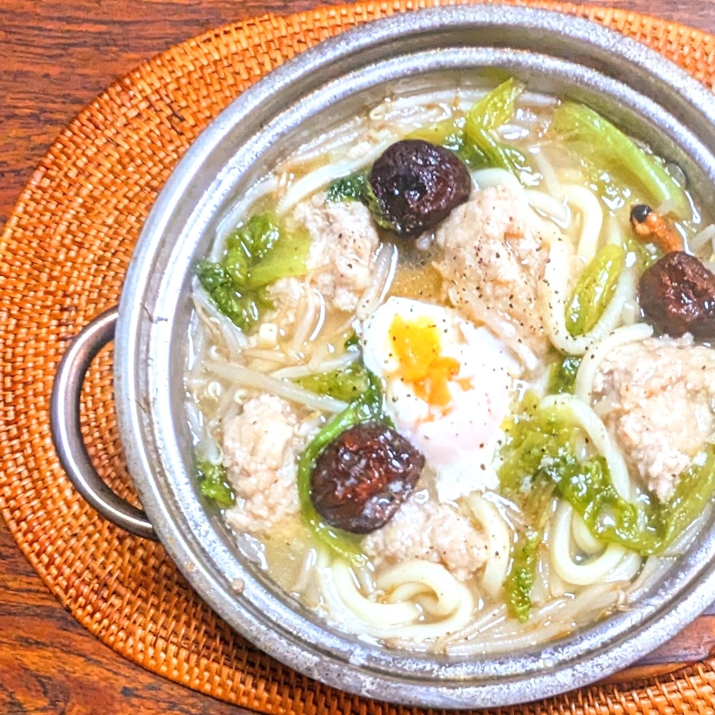 鶏つくね鍋焼きうどん