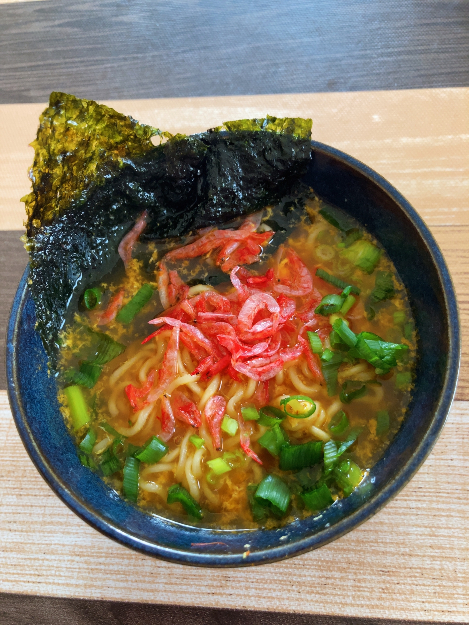 小海老と韓国海苔の卵とじラーメン