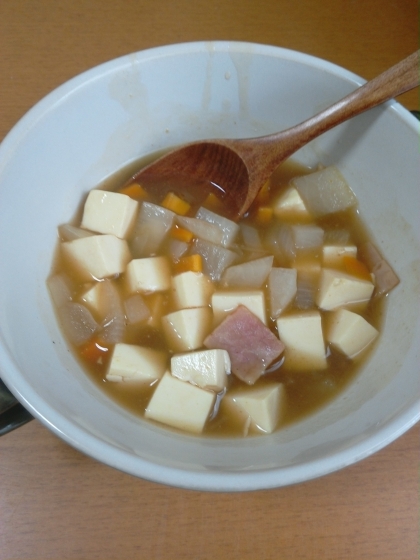 豆腐とベーコンのカレースープ