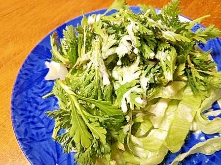 春菊を生で食べたいときのサラダ　手作りドレッシング