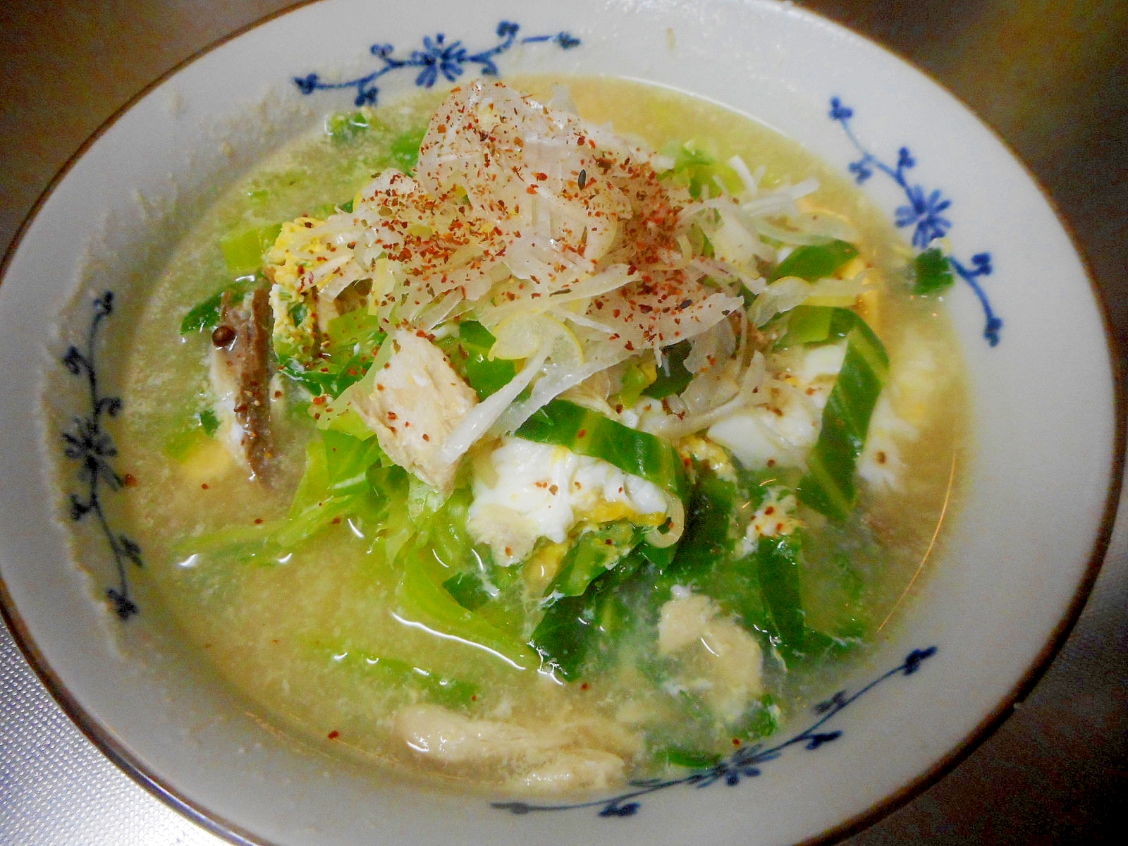 サバ缶とキャベツの塩ラーメン