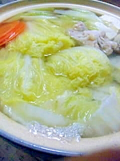 鶏手羽元で水炊き