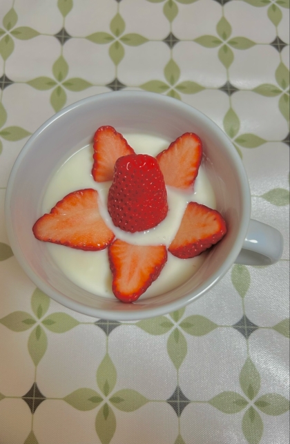 いちごたっぷり！いちごヨーグルト〜毎日ヨーグル〜