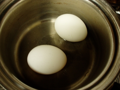 卵2個、水50ｃｃでやってみました。
ばっちりうまくできましたよ！
ガス＆水＆時間の節約になりますね～♪