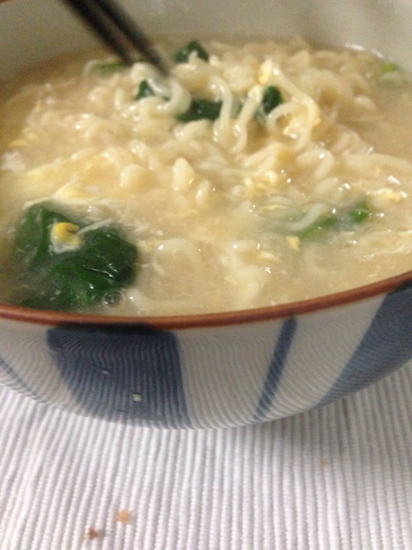 自家製小松菜で市販とんこつラーメン(*^^*)☆