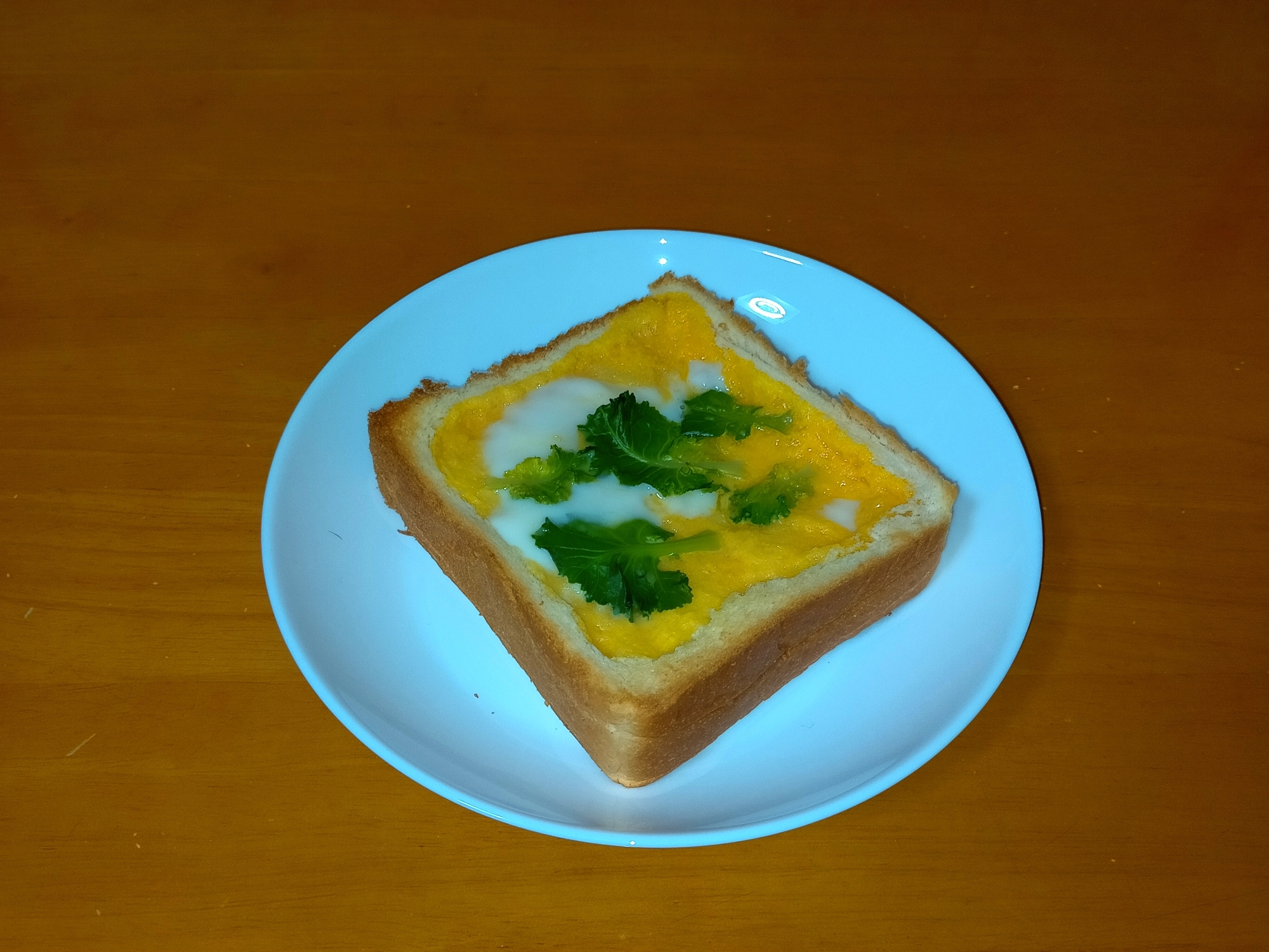 卵とプチベールのトースト