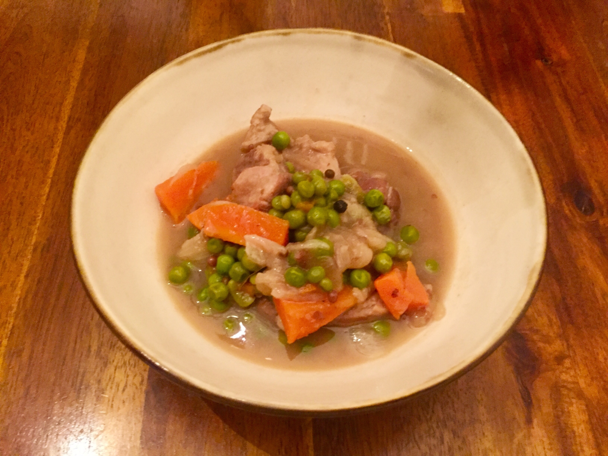 豚スネ肉の白ワイン煮