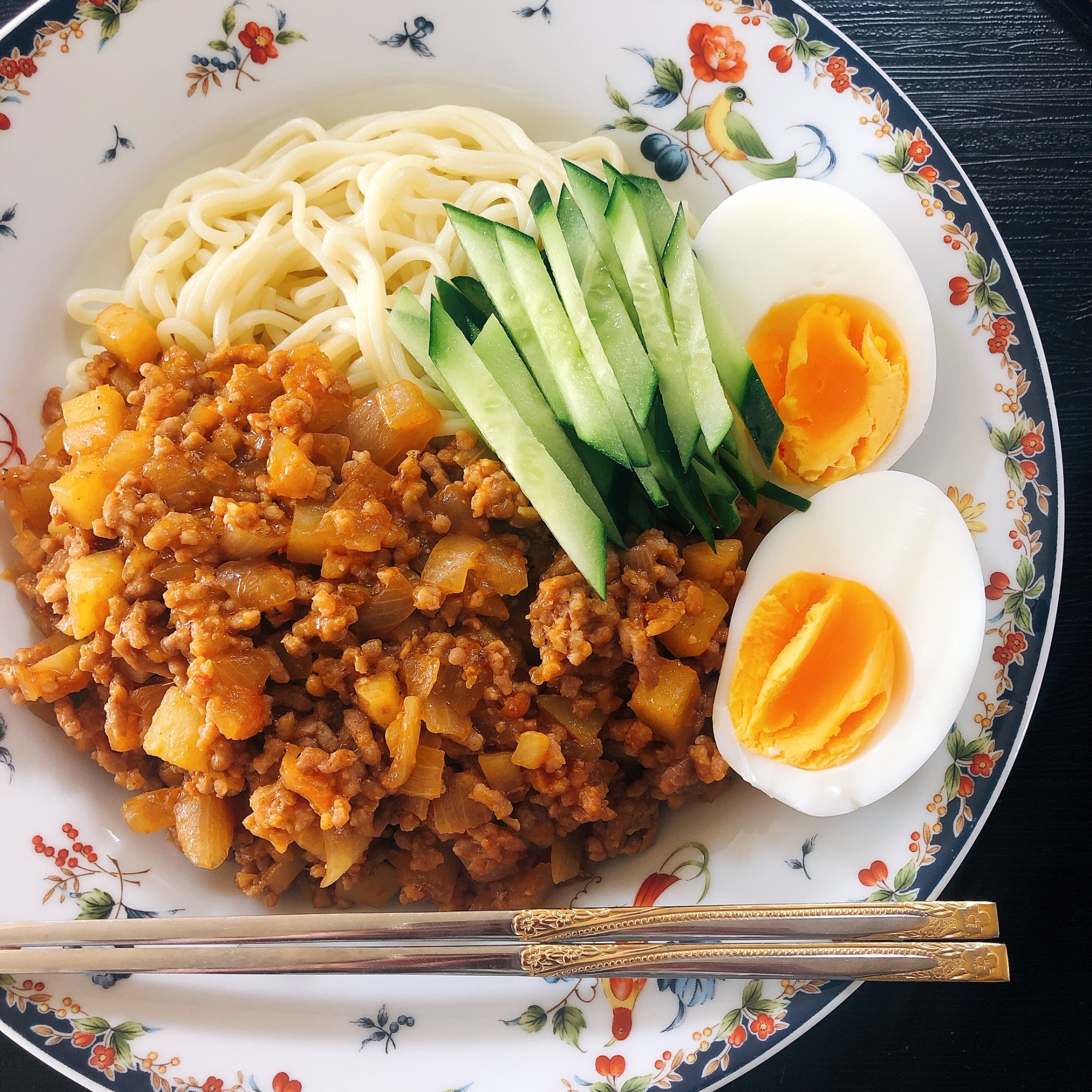 辛党むけのジャージャー麺☆