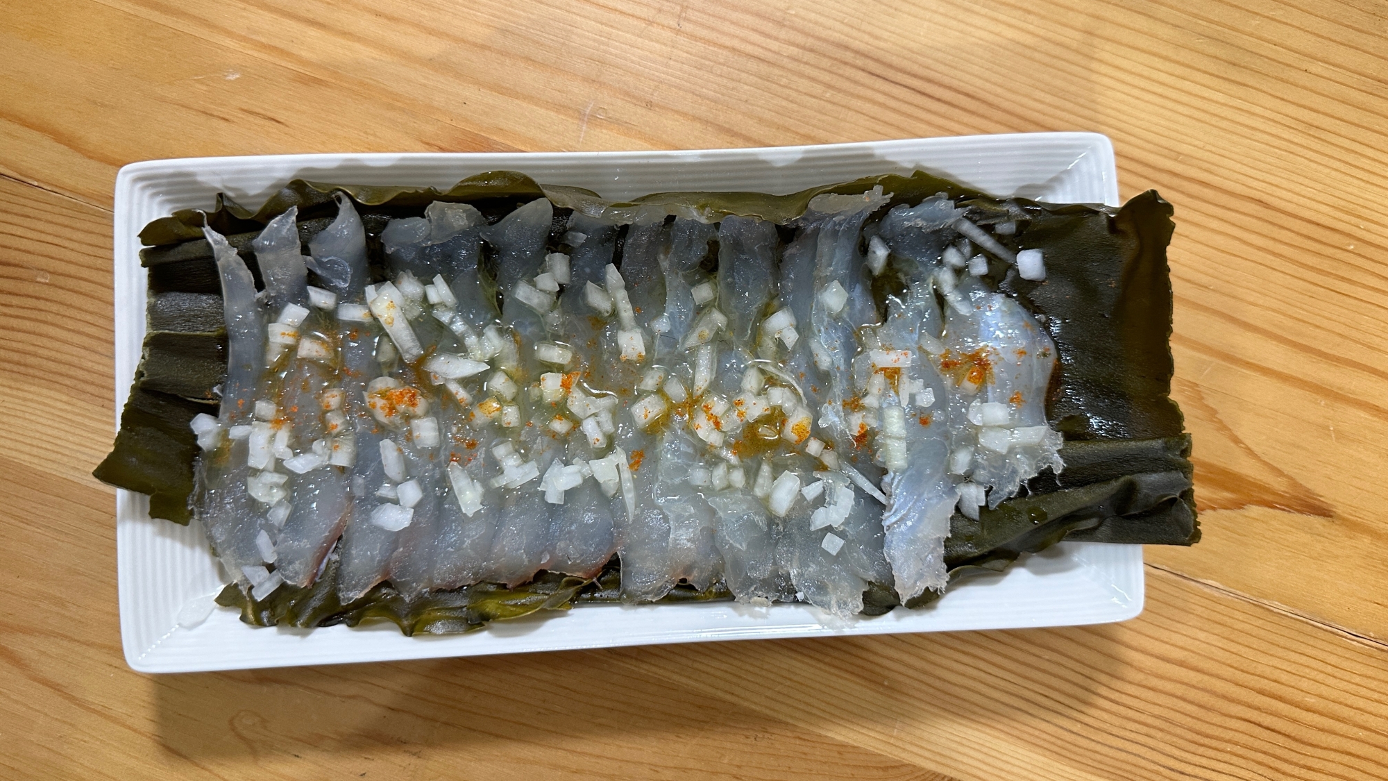 白身魚の昆布しめカルパッチョ