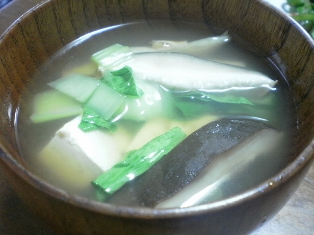 干し椎茸と豆腐の吸い物