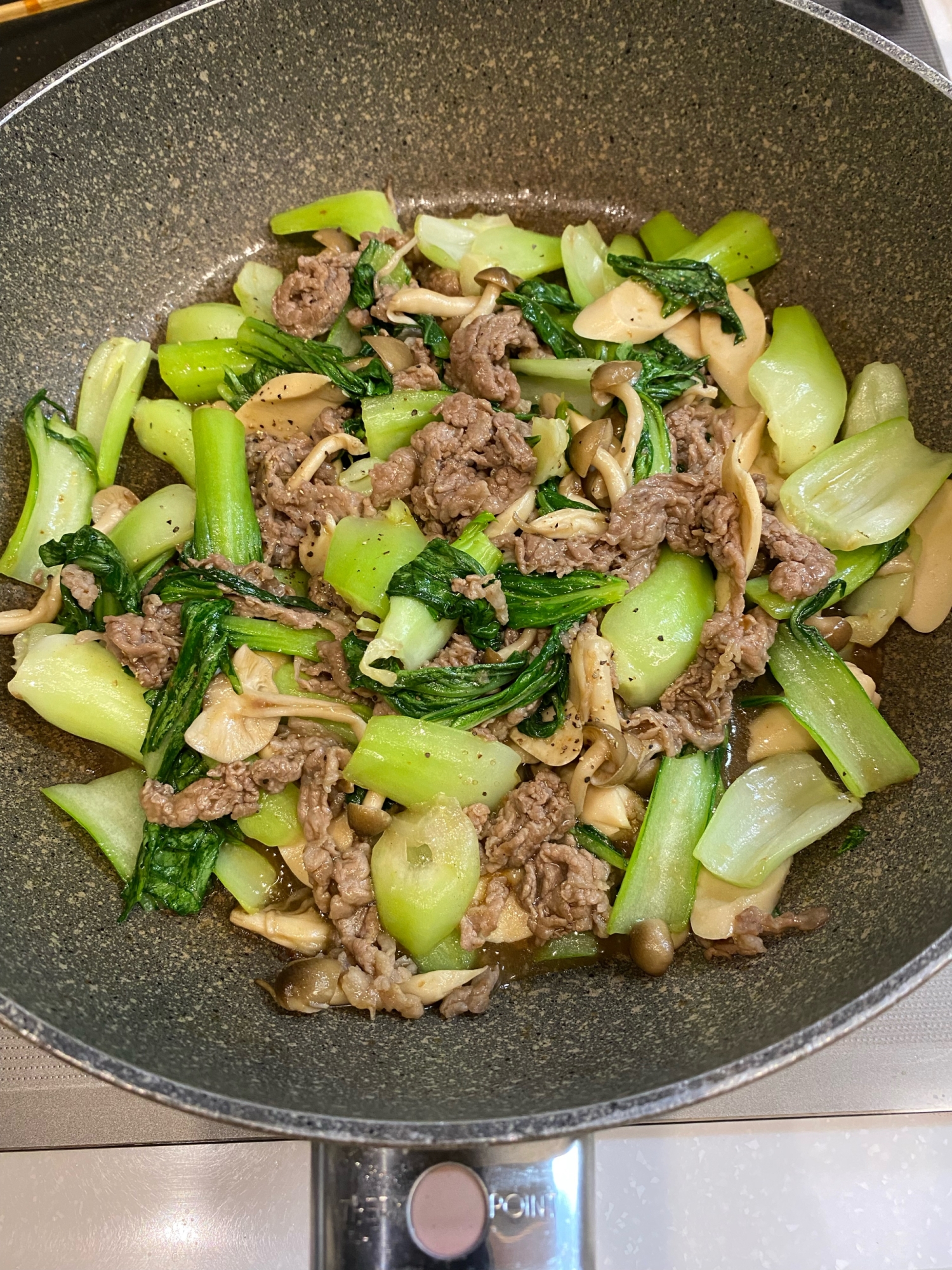 カサ増し❣️少量の牛ごま肉と青梗菜のオイスター炒め
