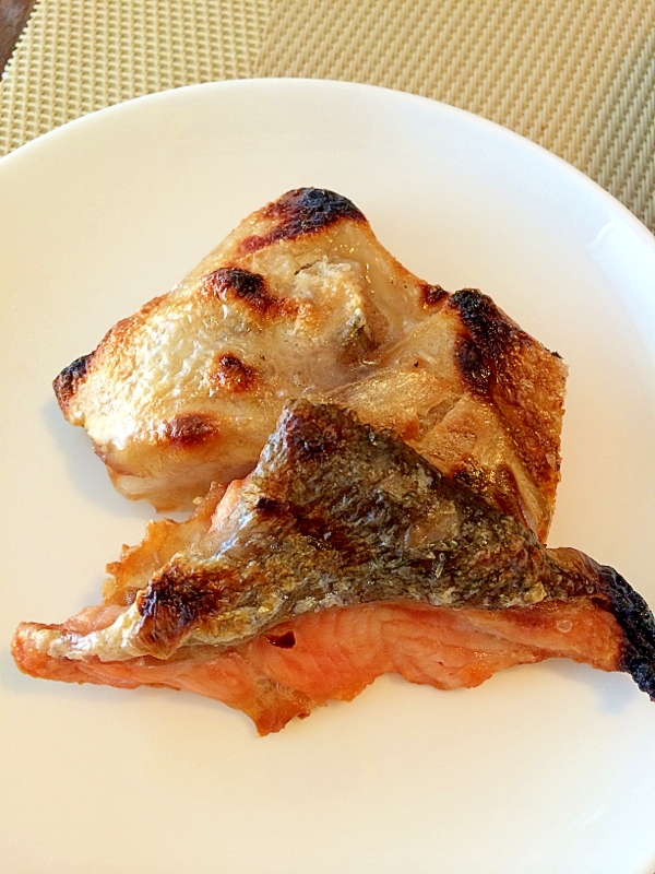 鮭のあらの塩焼き レシピ 作り方 By きのこのみみ 楽天レシピ 鮭のあらの塩焼き レシピ 作り方 By きのこのみみ 楽天レシピ