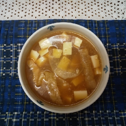 豆腐と大根油揚げ小ねぎの味噌汁