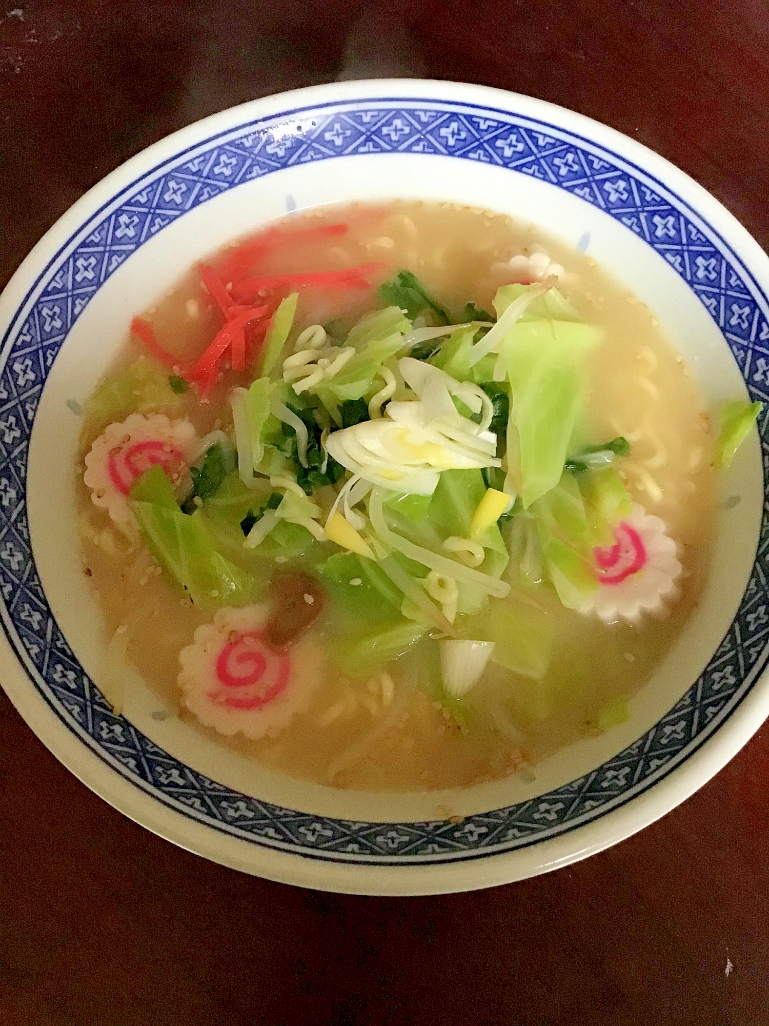 春菊入り鳴門の野菜たっぷりちゃんぽん。