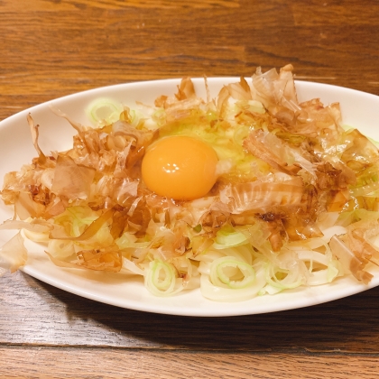 冷凍庫にうどんがあったので。つゆを作ったりする手間もなく簡単に！！