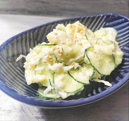 きょうはこちら♬キャベツとシャキシャキで塩麹で美味しいポテサラ出来ました♡昨日のカレンダーのお話めっちゃうけました！今月もたくさんの素敵レシピ感謝✨