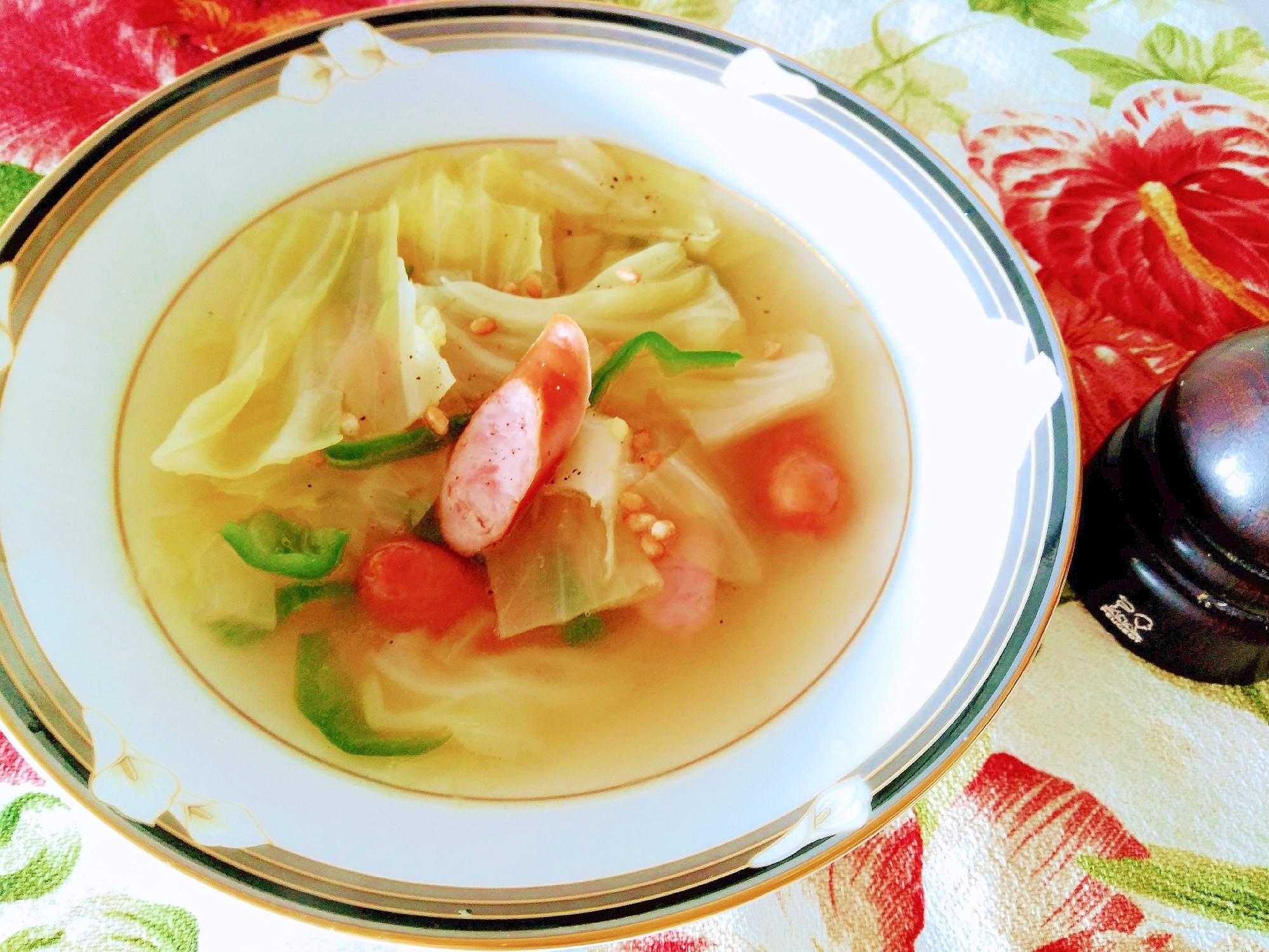 くったりキャベツとしゃっきりソーセージの朝スープ レシピ 作り方 By パリブリオッシュ 楽天レシピ