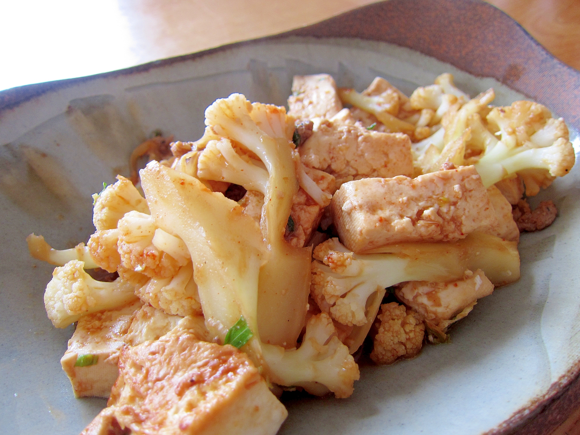 カリフラワーと挽肉麻婆豆腐