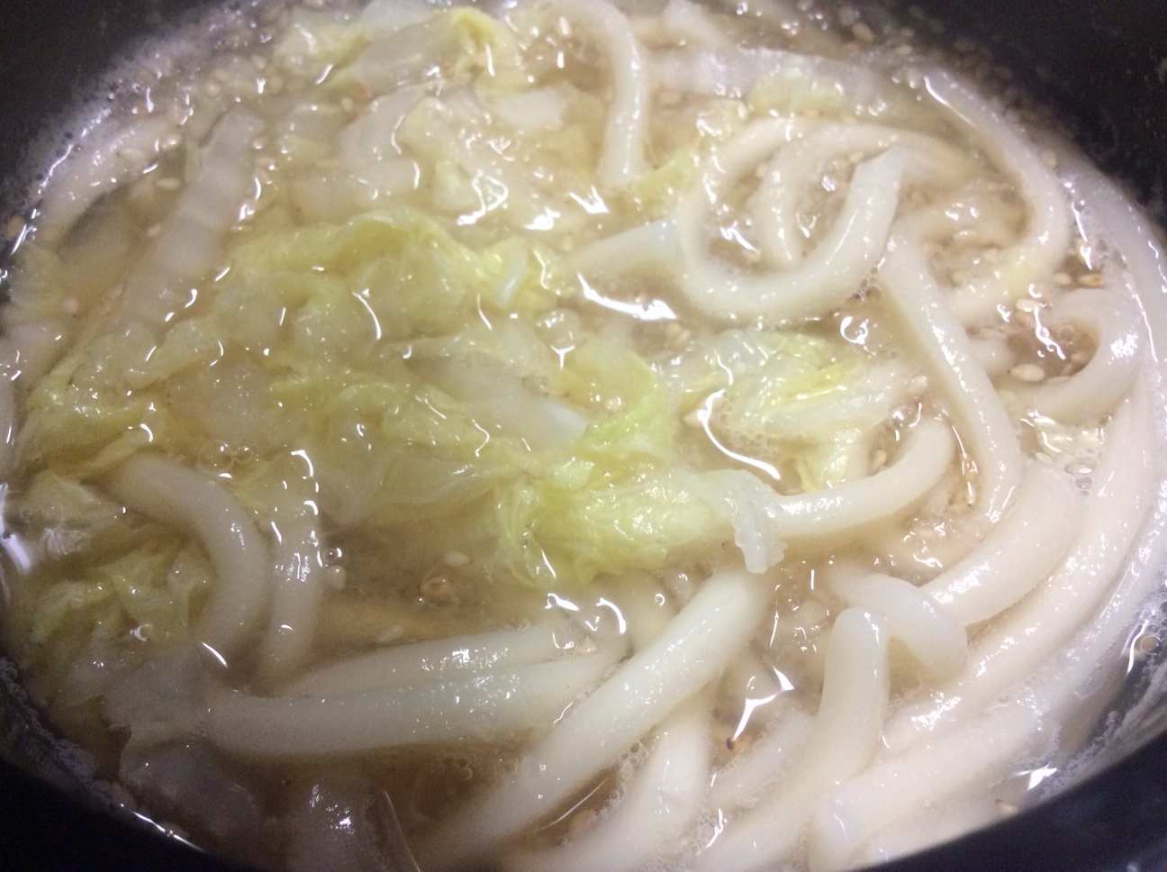 白菜と大根おろしとごまの煮込みうどん