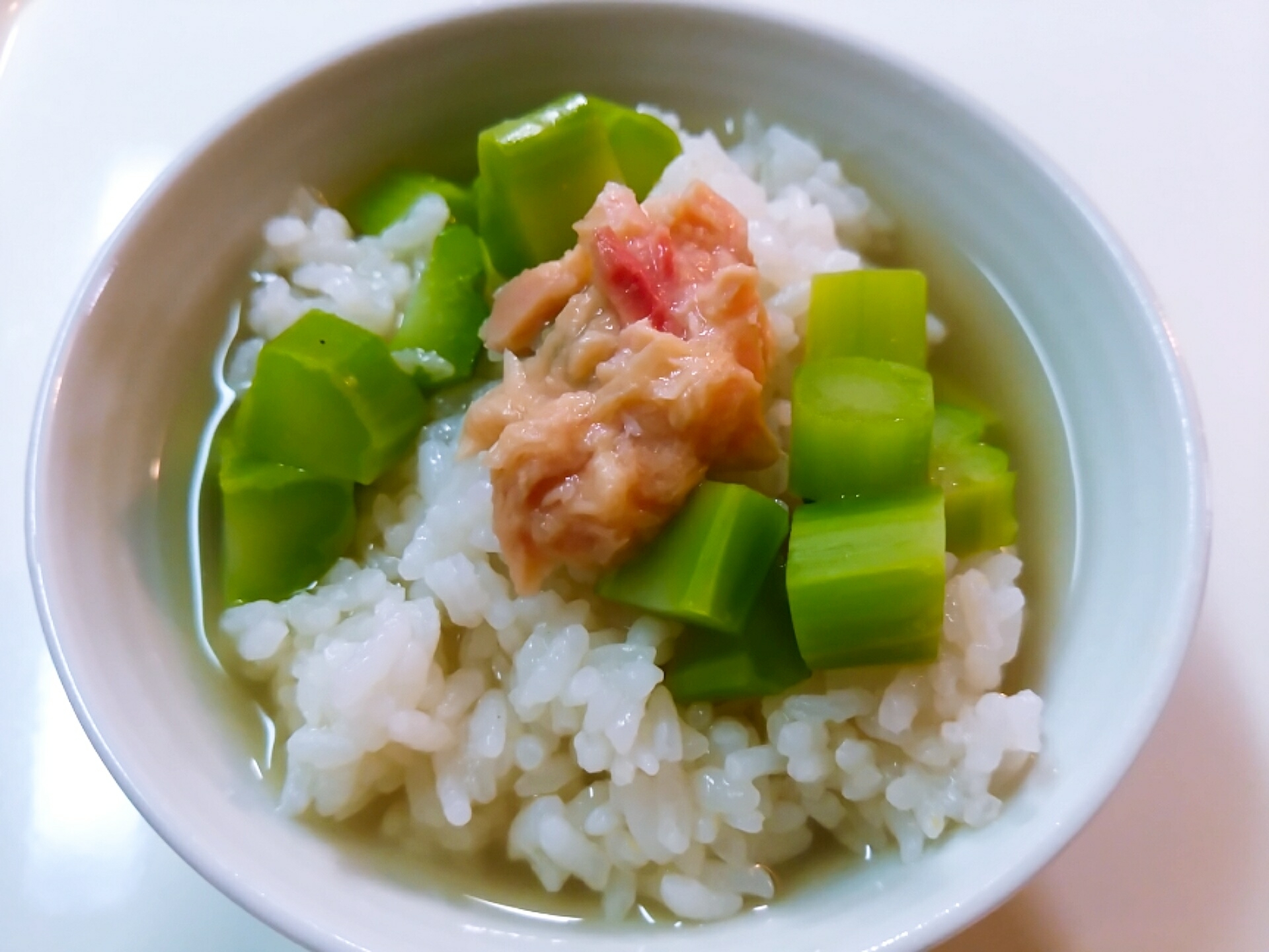 ブロッコリーの茎とツナの出汁茶漬け