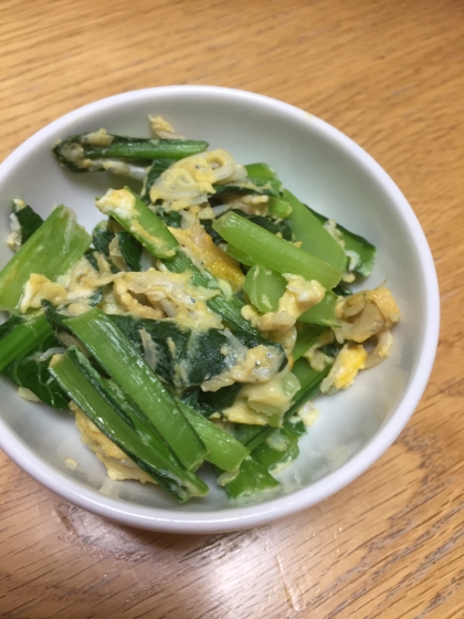 小松菜とじゃこのWカルシウムでイライラ解消⁉︎たまごが入ると見た目も栄養も良くなりますね♡朝ごはんに美味しくいただきました。