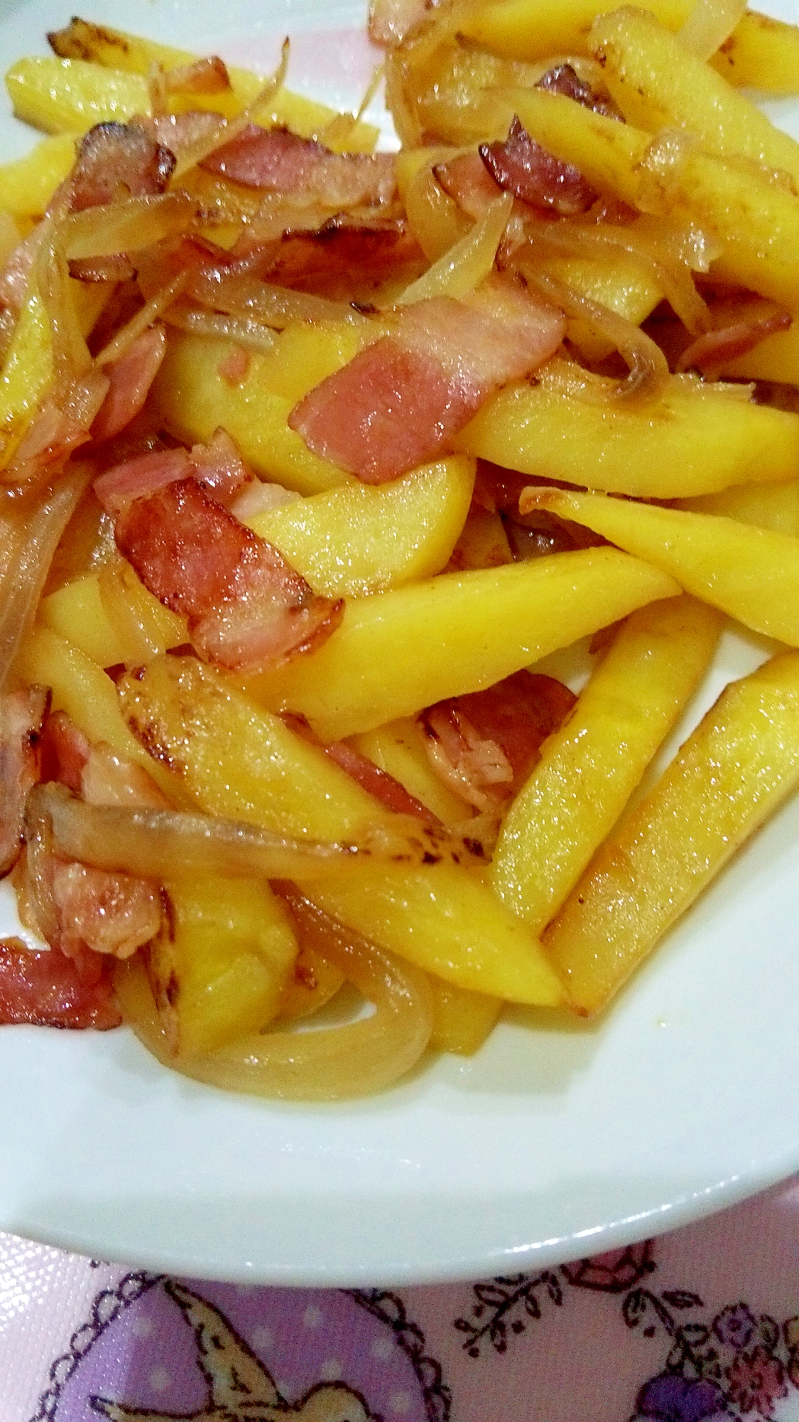 簡単 じゃがいもとたまねぎとベーコンのコンソメ炒め レシピ 作り方 By さとmin 楽天レシピ