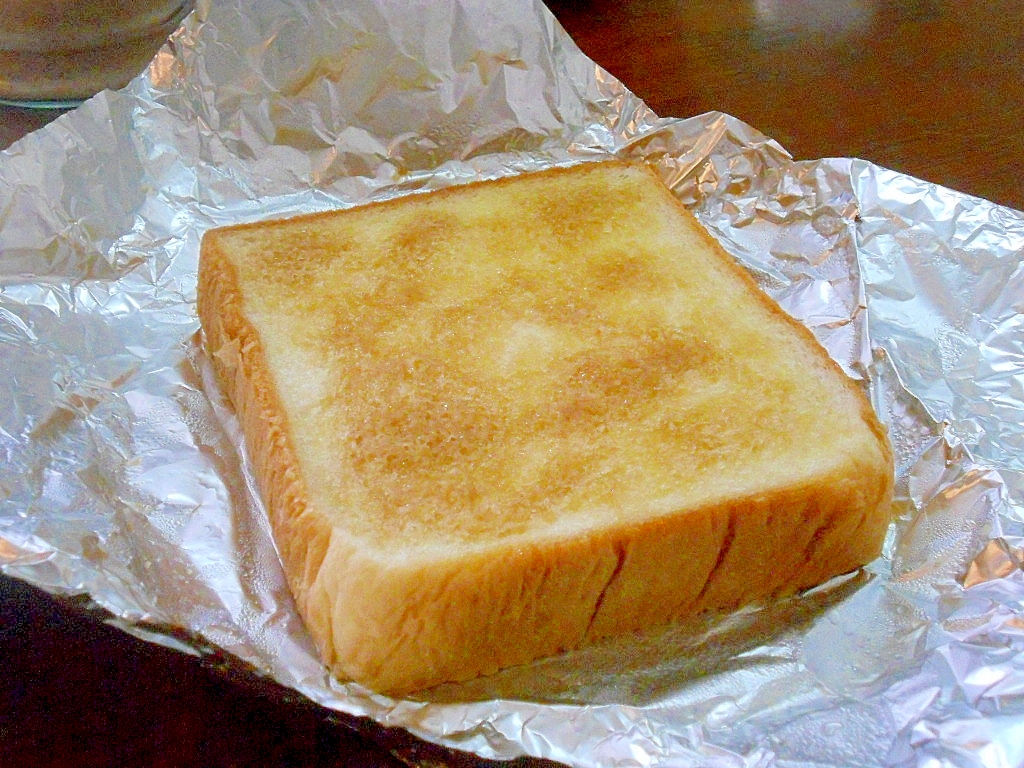 アルミホイルでふわふわ食パン