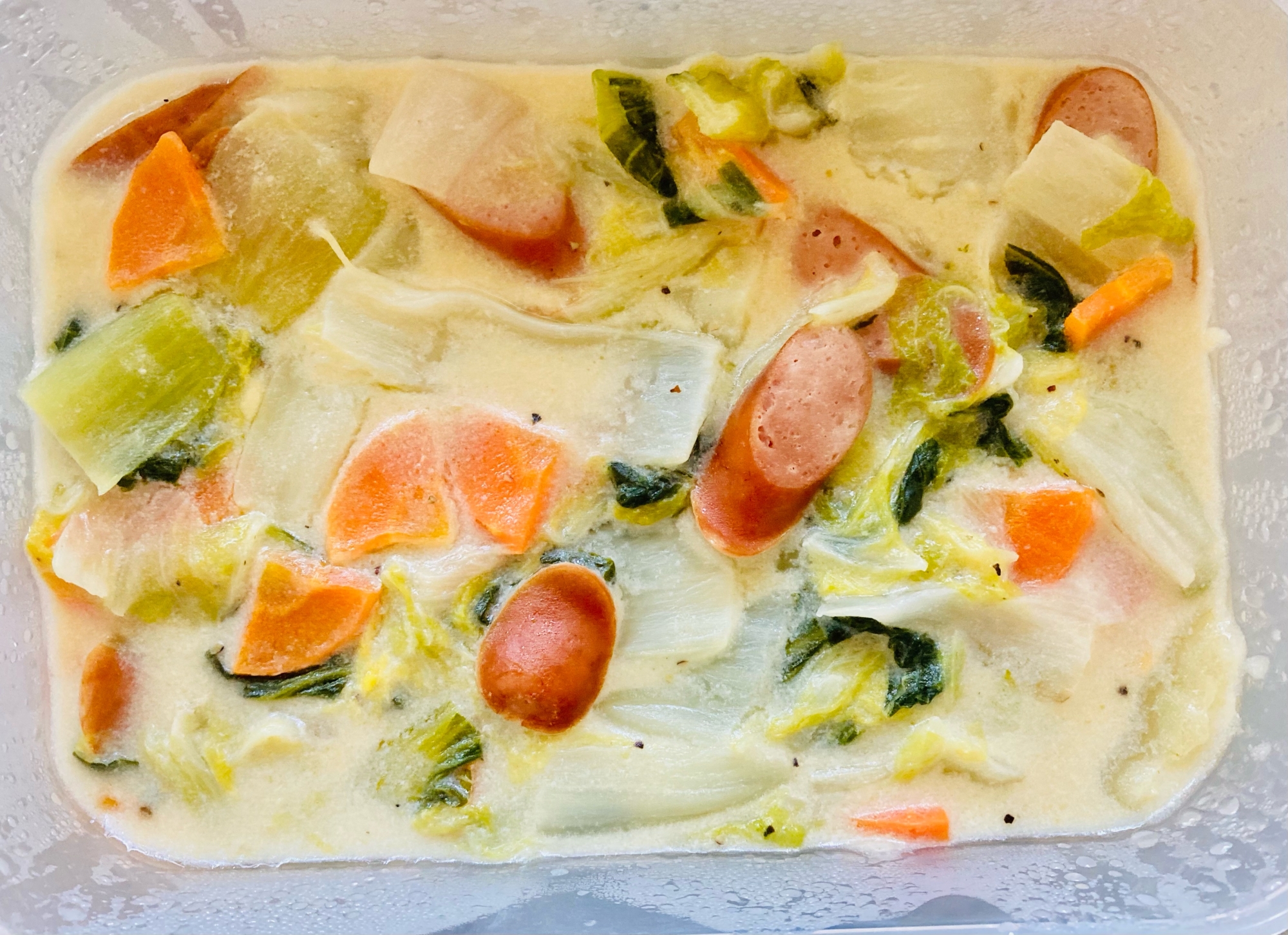 低脂肪乳でも大満足！ウインナーと野菜のクリーム煮