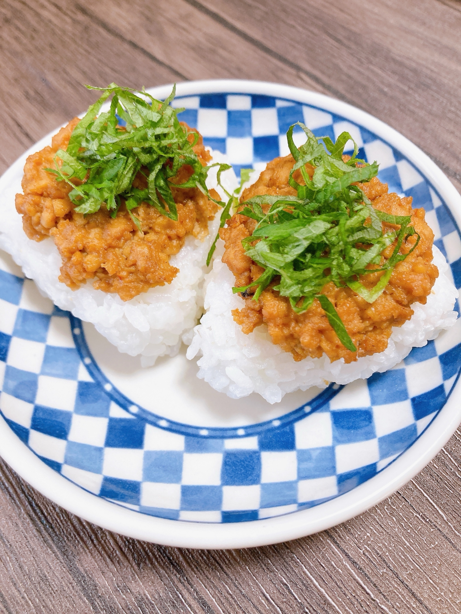 豆腐と鶏ひき肉を使った肉味噌おにぎり