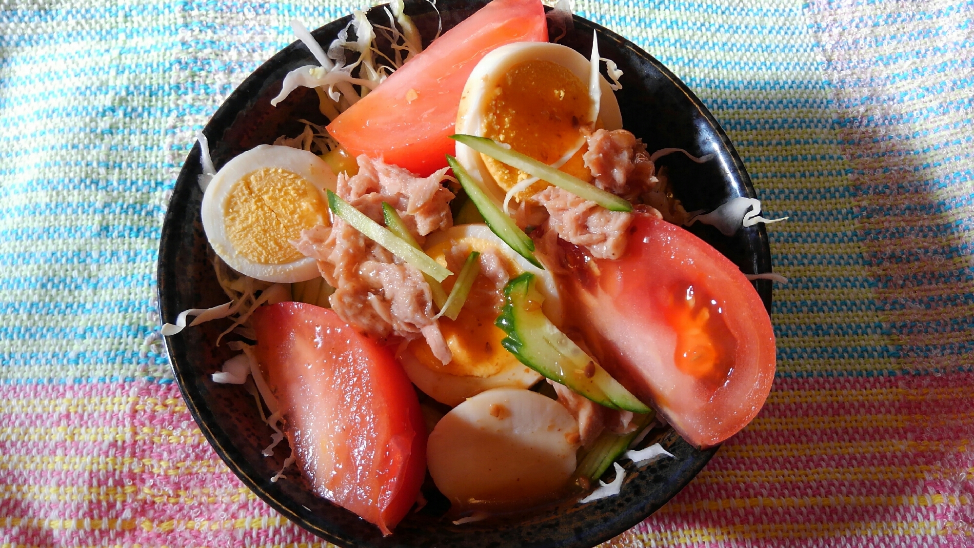 ゆで卵とツナとトマトのサラダ(^o^)