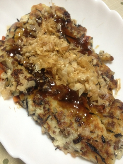 久々に作りました。キンピラ、ヒジキ、冷蔵庫の余り物混ぜ込んでもフワフワでした( ´ ▽ ` )ノ