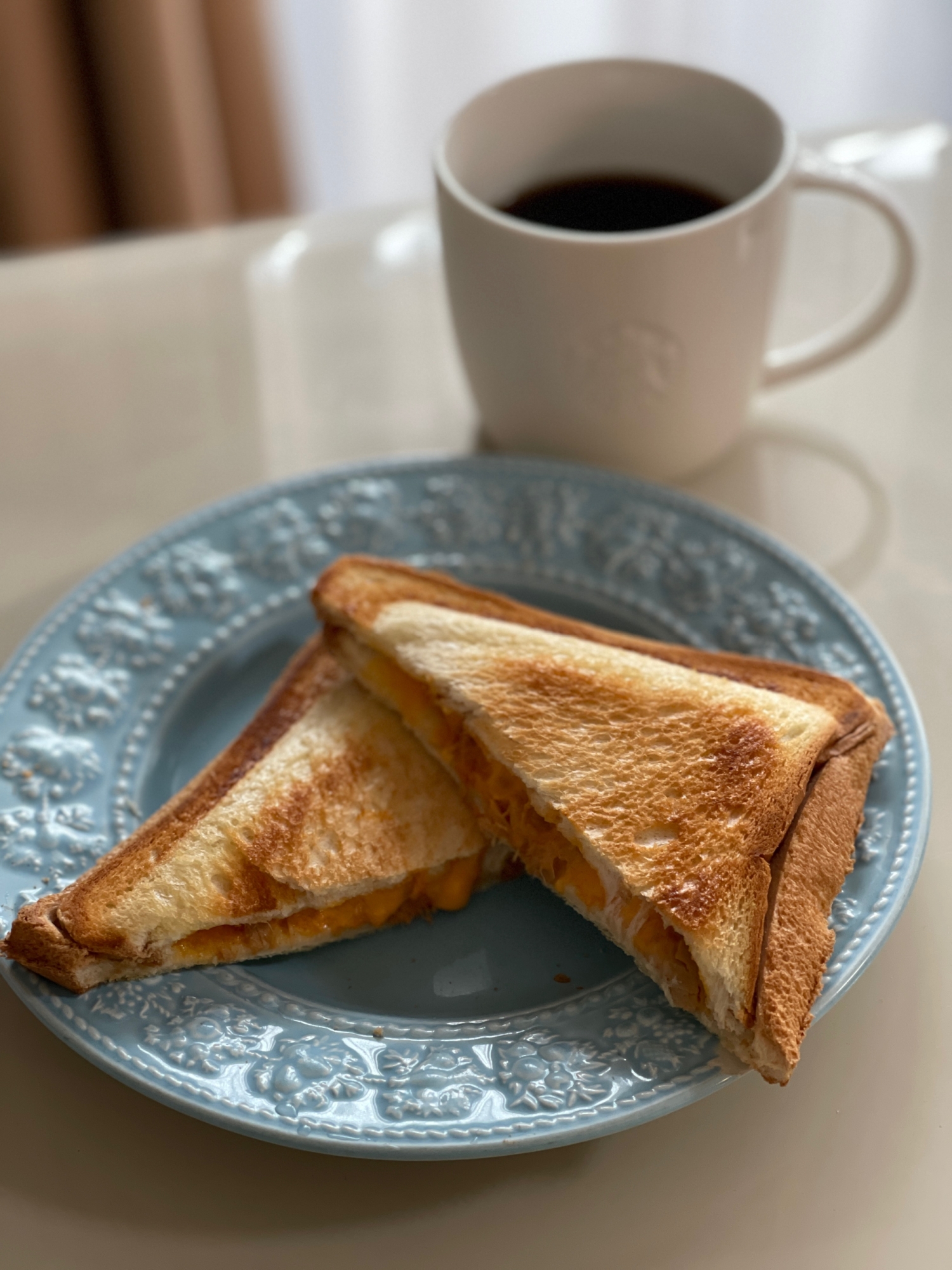 ツナとチーズのホットサンド